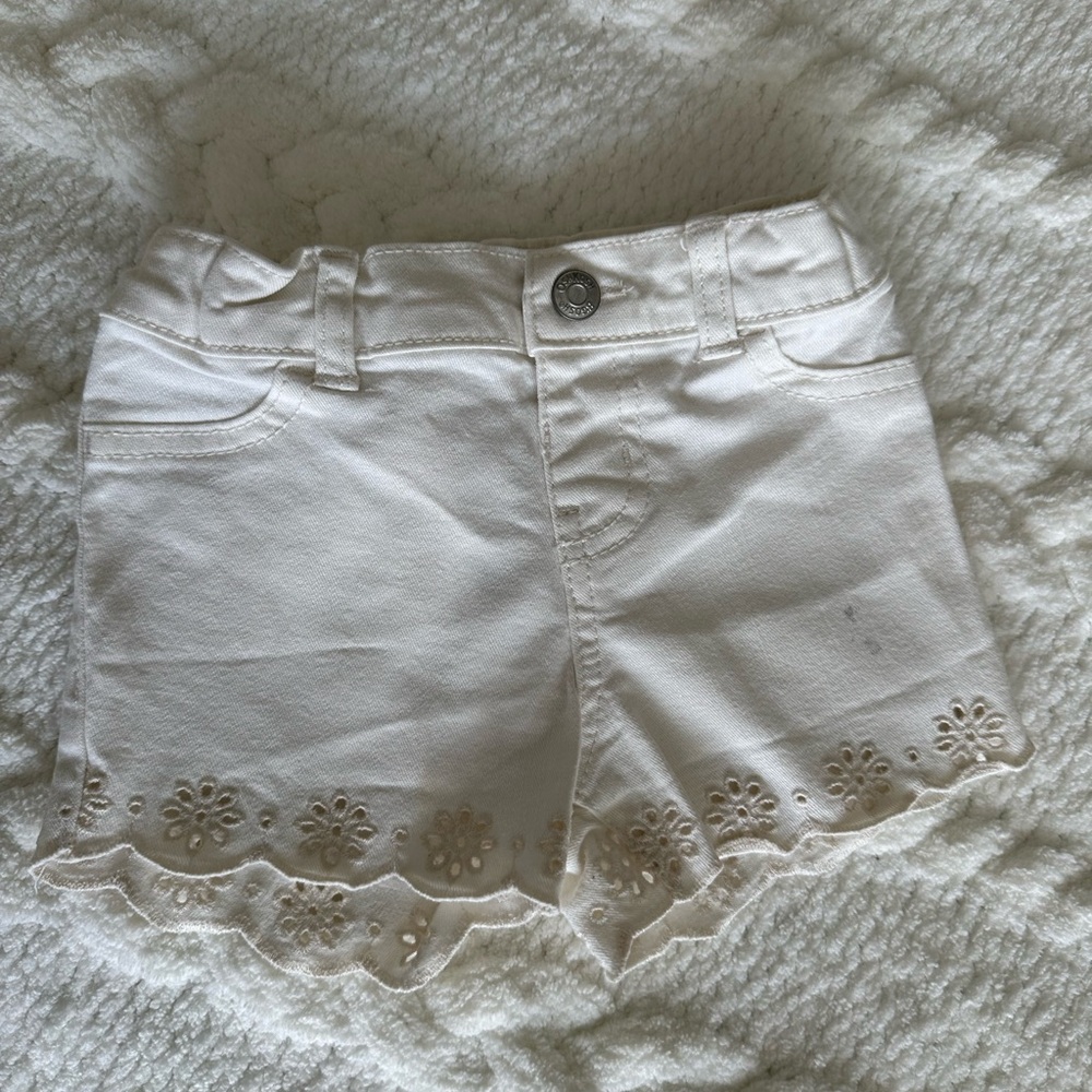 Carter's and OshKosh baby girl bundle 2 shorts + floral overall size 18 months - Picture 7 of 12